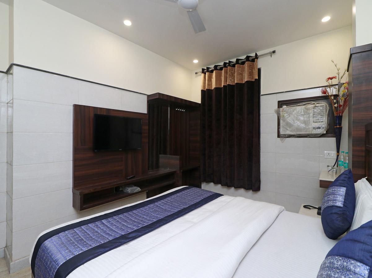 Oyo 11594 Hotel Tvs New Delhi Exterior foto